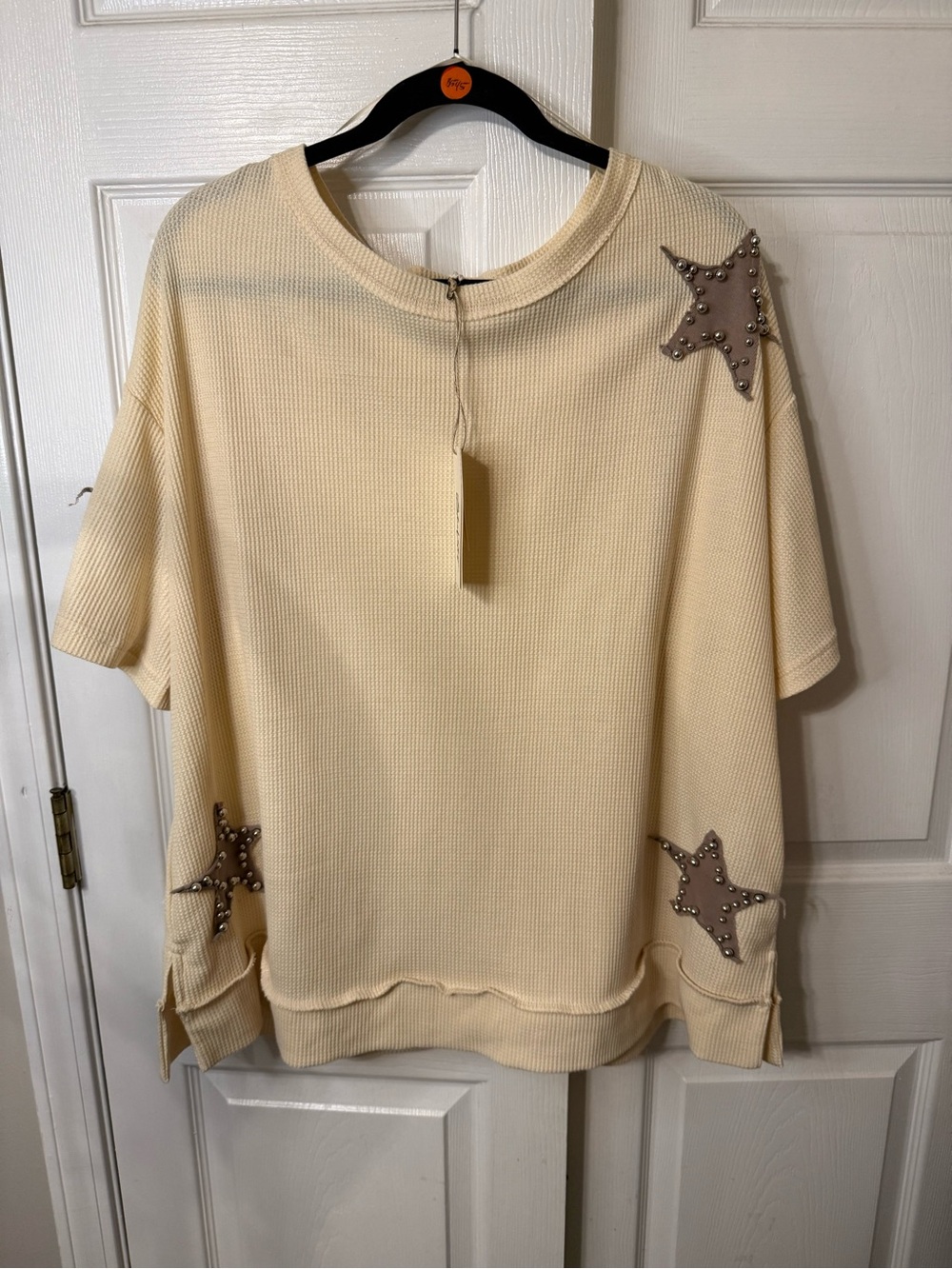 Blue Velvet Cream Short Sleeve Star-Appliqué Knit Top